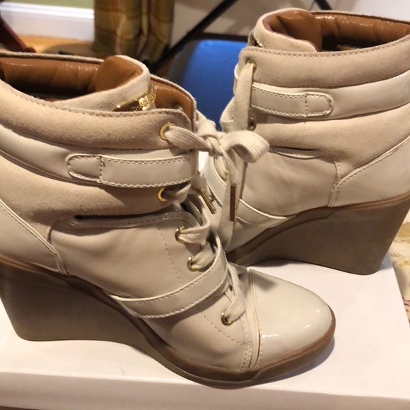 Michael Kors platform bootie laces and straps 💯 - Picture 4 of 4